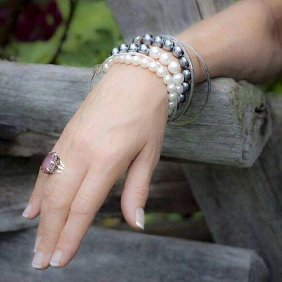 Sara Blaine/eSBe Allegro Pearl Stretch Bracelet - NWT - Picture 4 of 4